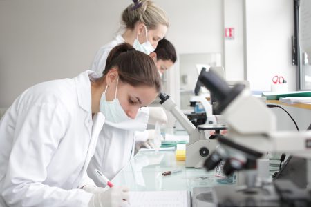 Son palmarès de 234 brevets a valu à SILAB d'être retenue par l’INPI parmi les 20 entreprises du secteur Cosmétique Santé.