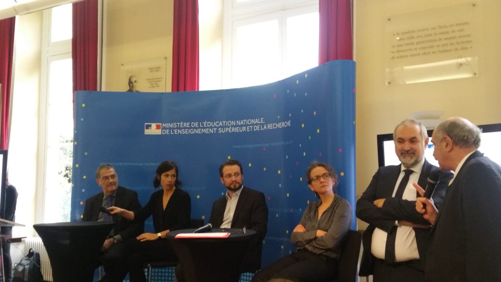 de gauche à droite : Serge Haroche, Suzana Coelho, Fabien Ferrage, Chrystele Sanloup et Paul Indelicato,